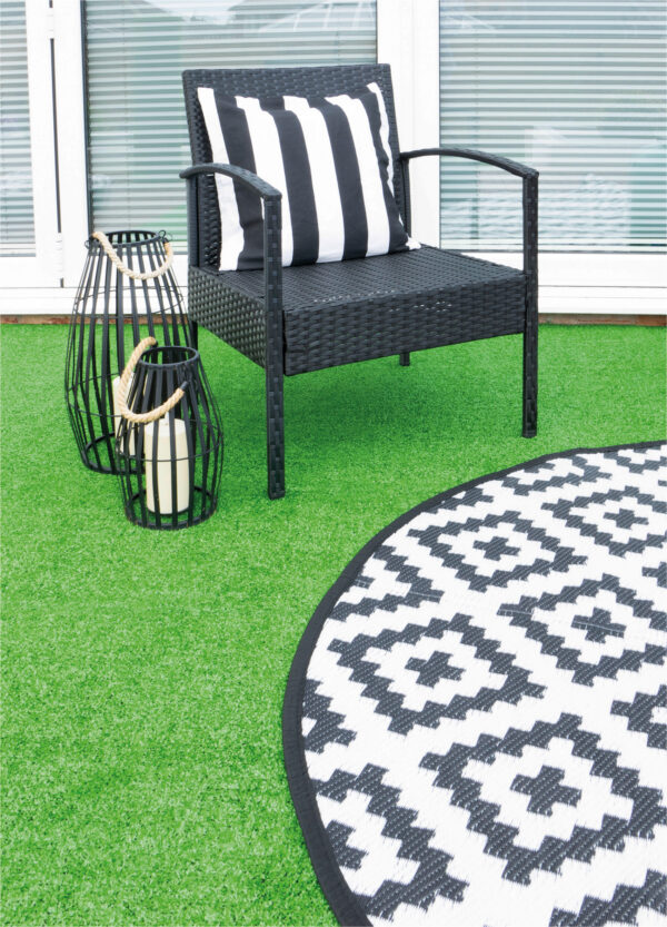 St Helens Home and Garden Dark Green Artificial Grass 1 x 4M- 7mm Pile Height